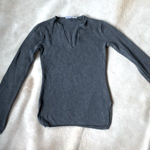 Beautiful A/X Armani Exchange Pullover V-Neck Ribbed Gray SWEATER